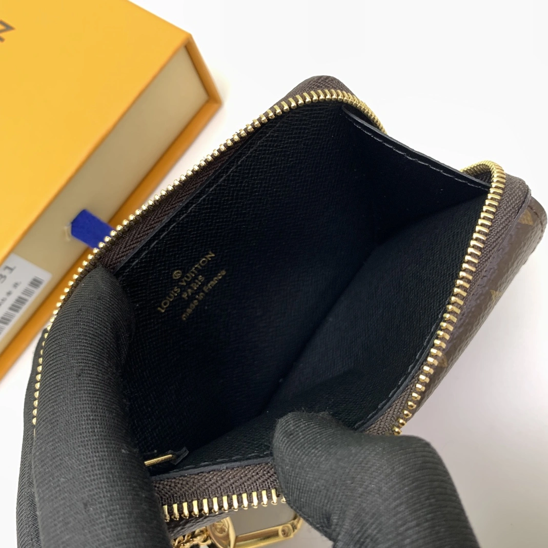 Timeless 5035 Louis Vuitton AAA Quality Card Case For Women - Image 4