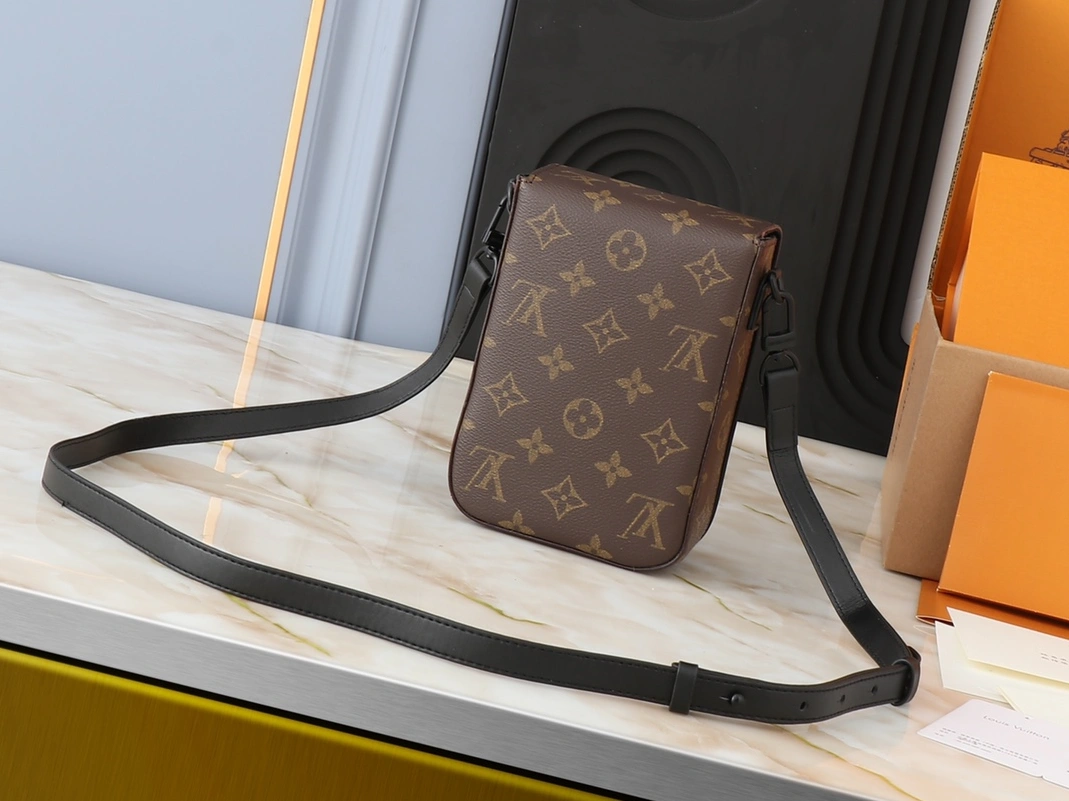 Timeless 5552 Louis Vuitton AAA Quality Messenger Bags For Unisex