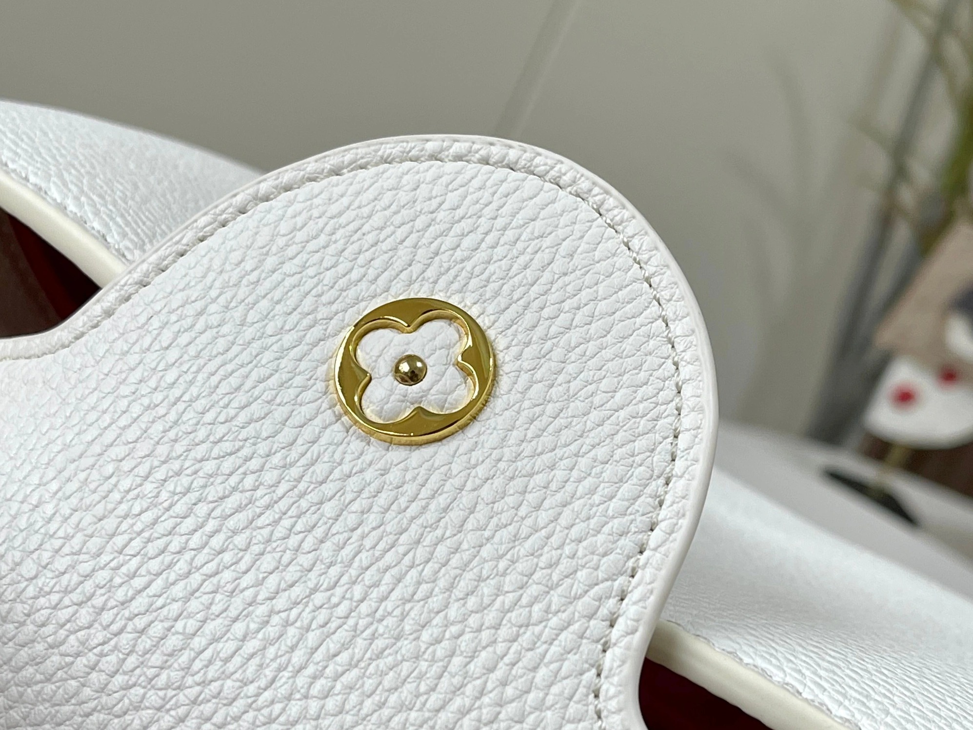 Timeless 9348 Louis Vuitton AAA Quality Messenger Bags For Women - Image 7