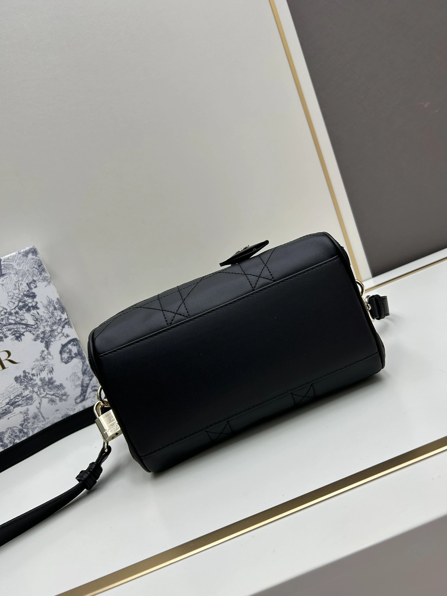 Trendsetting 2106 Christian Dior AAA Quality Handbags For Women - Image 5