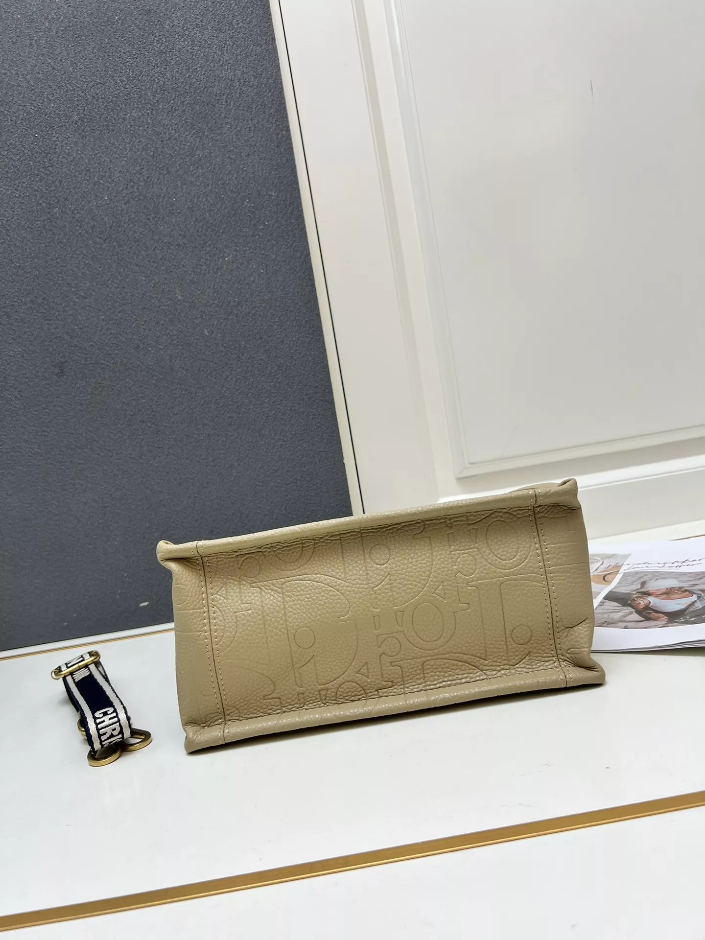 Trendsetting 8341 Christian Dior AAA Quality Tote-Handbags For Women - Image 6