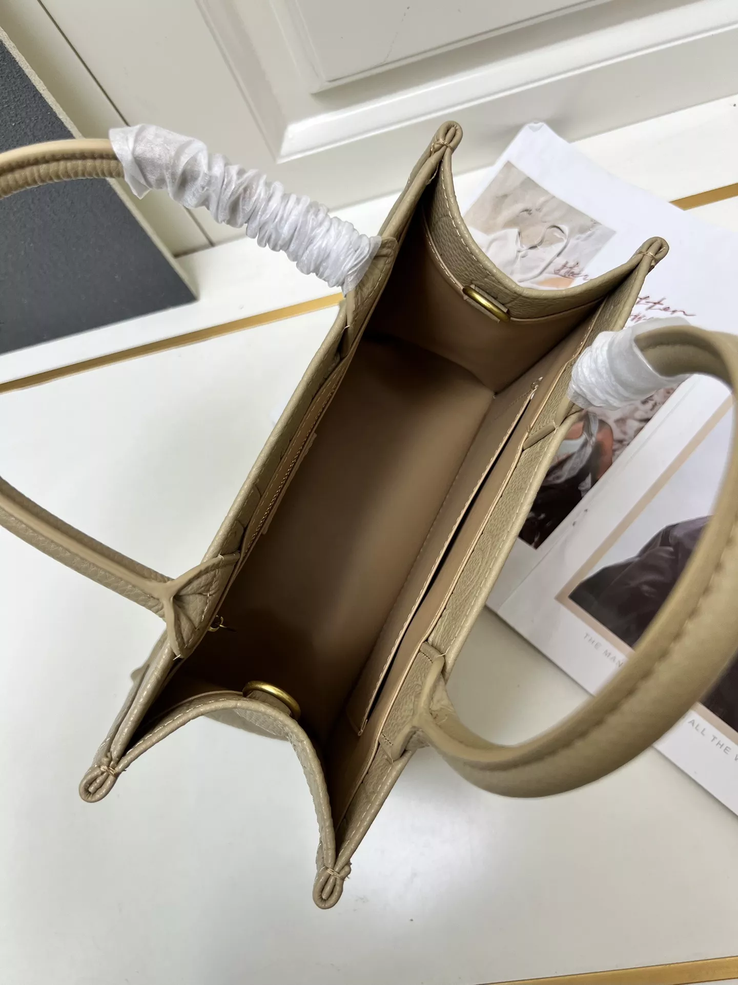 Trendsetting 8341 Christian Dior AAA Quality Tote-Handbags For Women - Image 7