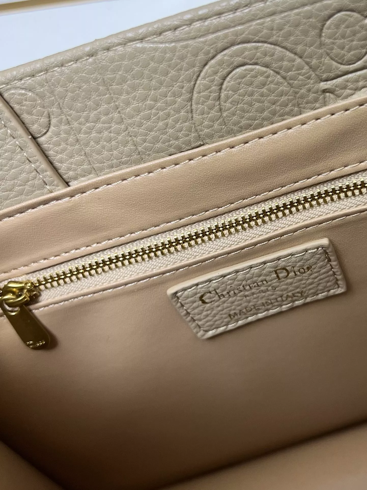 Trendsetting 8341 Christian Dior AAA Quality Tote-Handbags For Women - Image 8