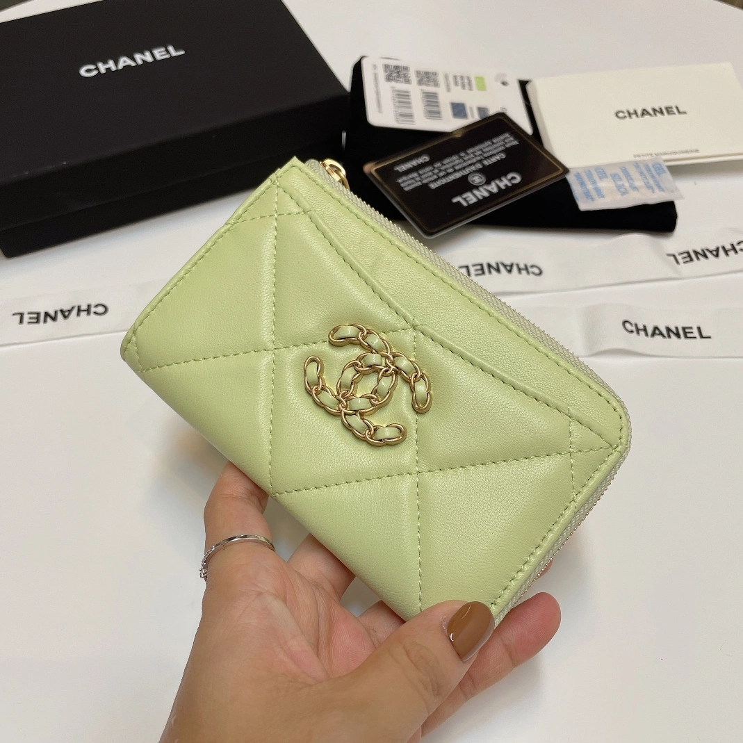 Trendsetting 8537 Chanel Card Case