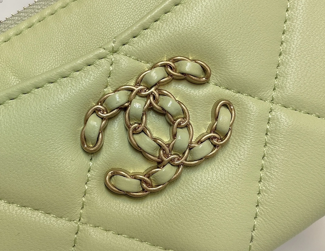 Trendsetting 8537 Chanel Card Case - Image 6