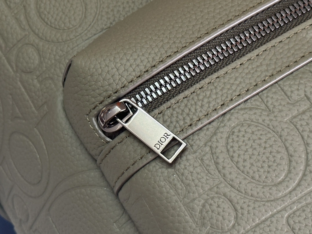 Trendsetting 882 Christian Dior AAA Man Backpacks - Image 5