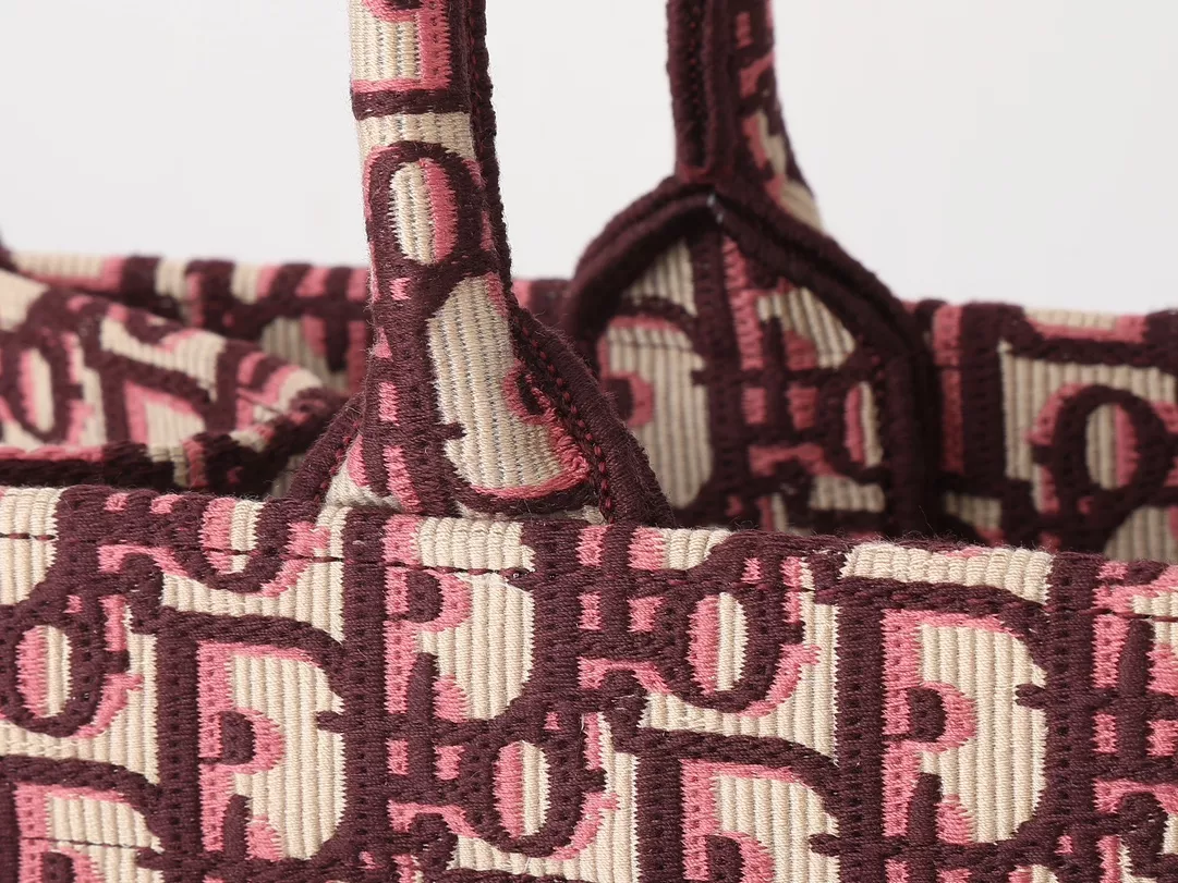 Unique 8923 Christian Dior AAA Quality Tote-Handbags For Women - Image 4