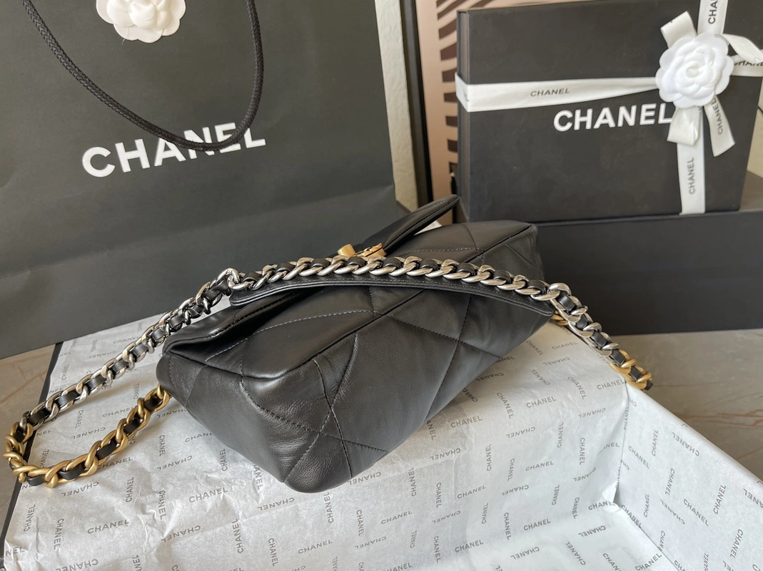 UrbanStyle 1316 Chanel AAA Quality Messenger Bags For Women - Image 3