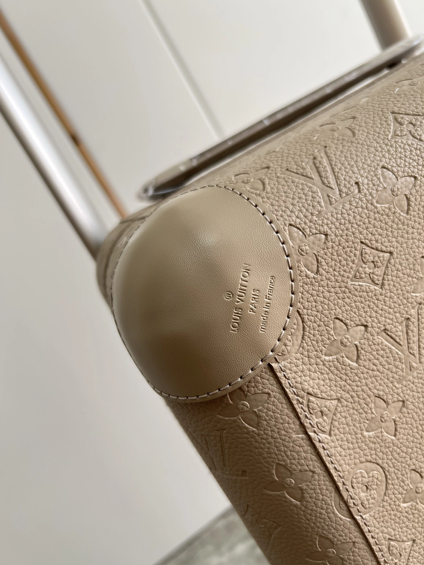 UrbanStyle 2198 Louis Vuitton Luggage