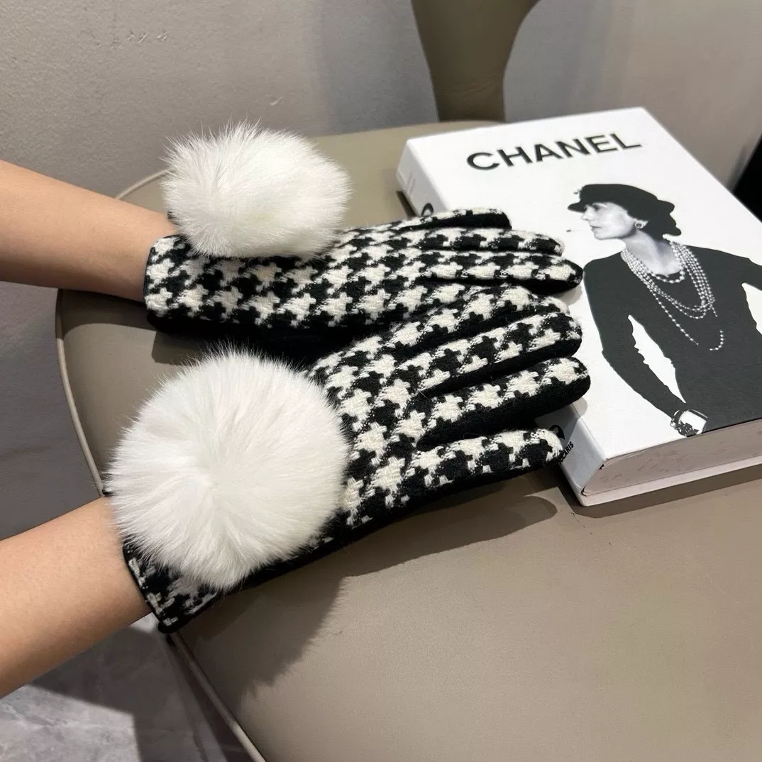 UrbanStyle 9915 Chanel Gloves For Women - Image 4