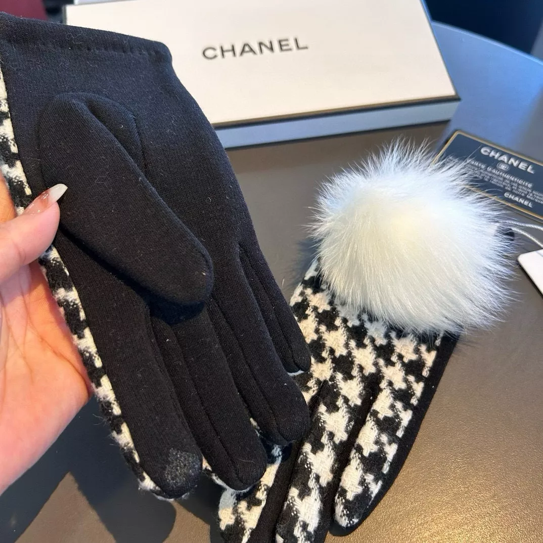 UrbanStyle 9915 Chanel Gloves For Women - Image 5