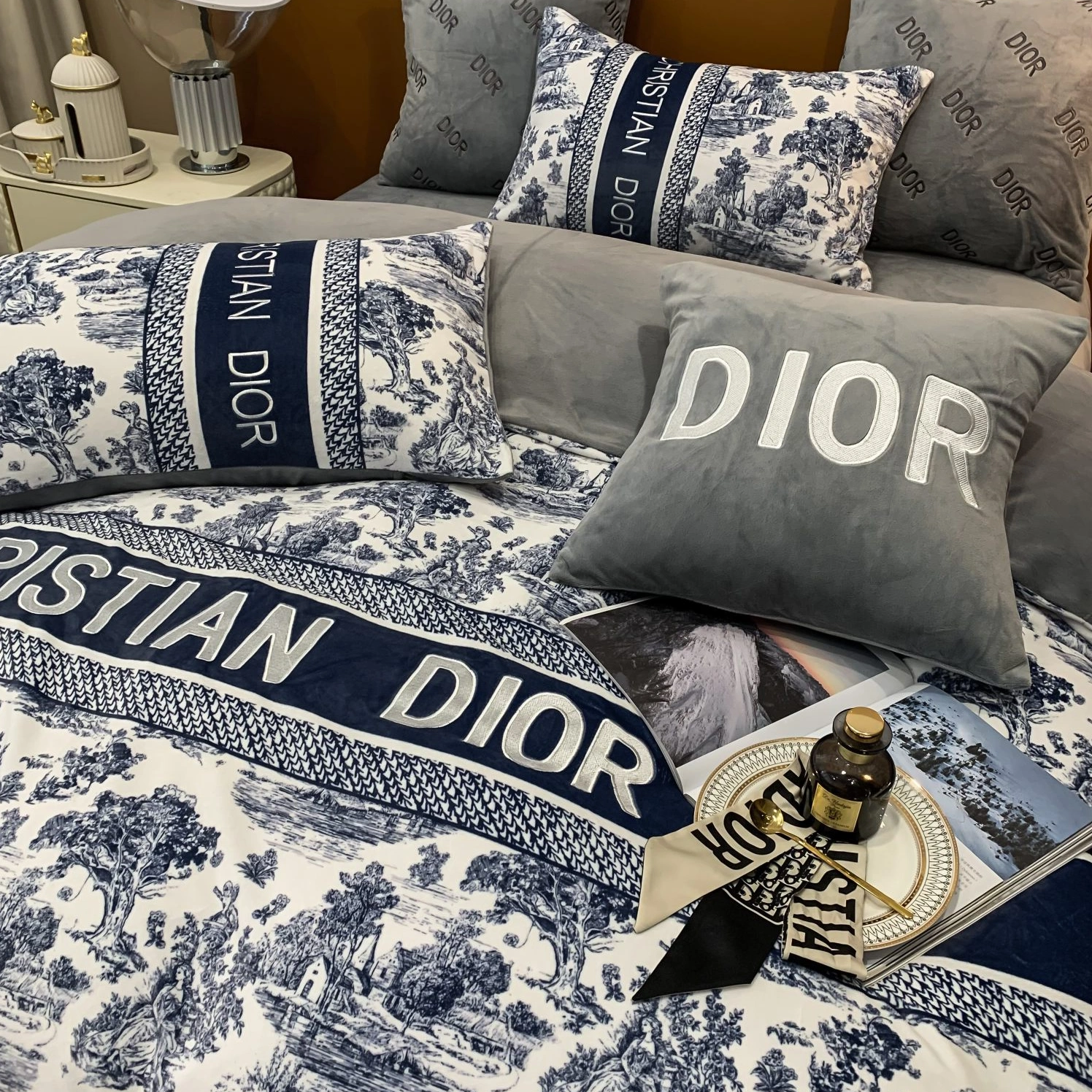 Versatile 3439 Christian Dior Bedding - Image 6