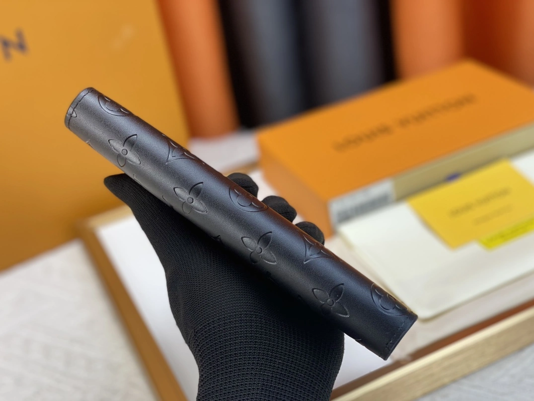 Versatile 8476 Louis Vuitton LV Wallets - Image 5