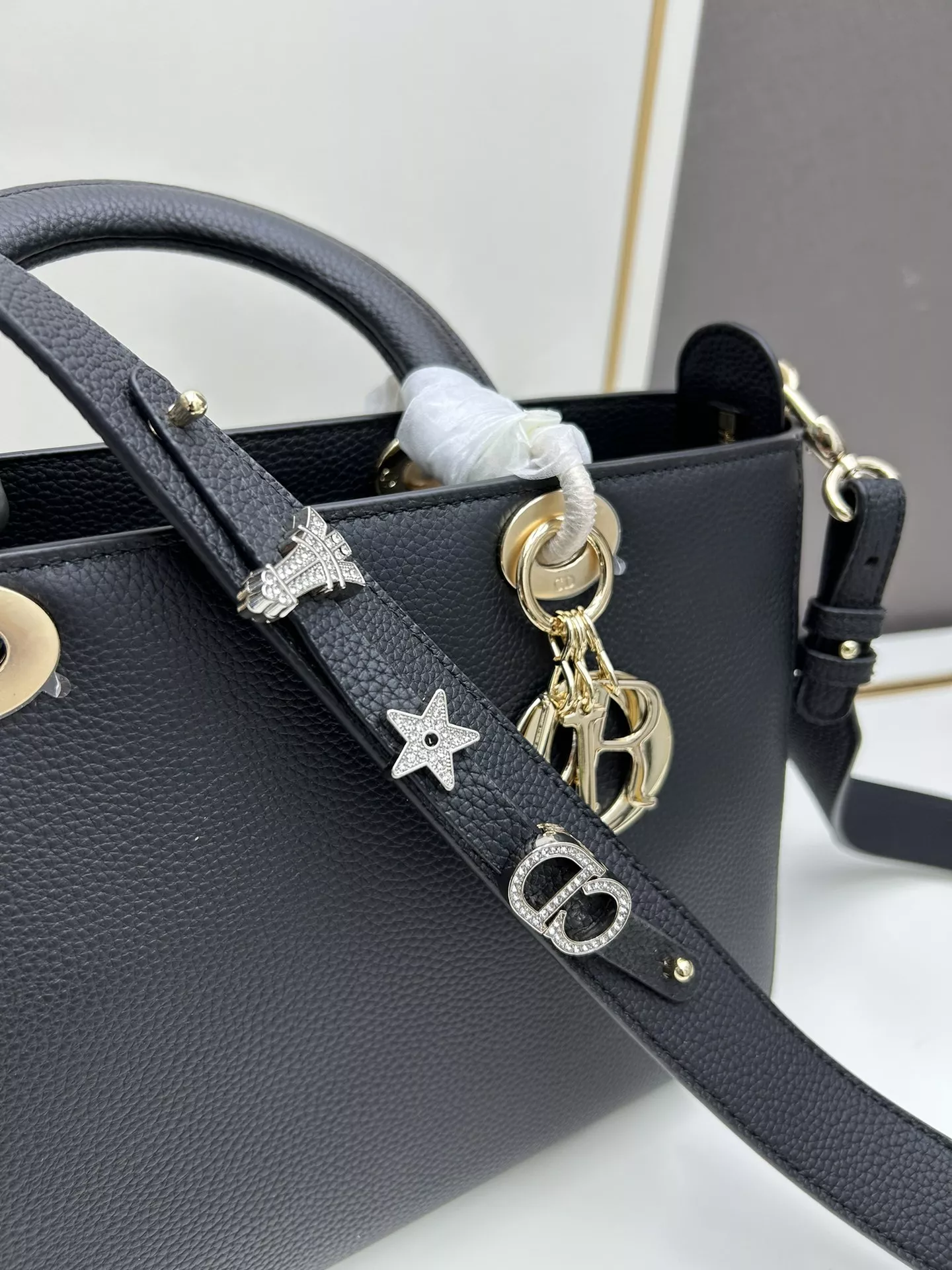 Vibrant 8402 Christian Dior AAA Quality Handbags For Women - Image 6