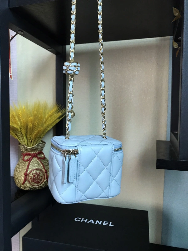 CHANEL SMALL VANITY WITH CHAIN WellDesigned 1261 - Image 3