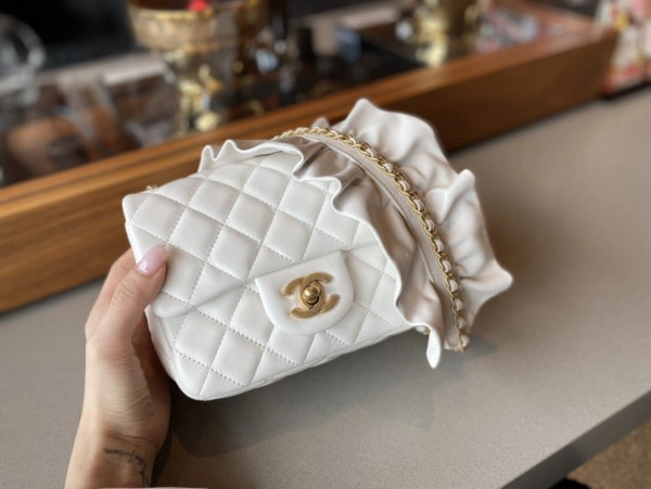 CHANEL FLAP BAG GoAnywhere 680 - Image 4