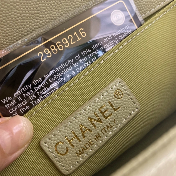 Trendy CHANEL BOY BAG 216 - Image 3