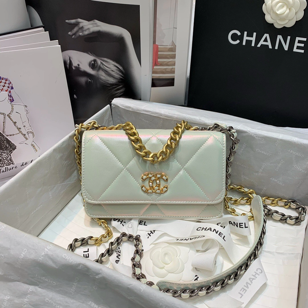 CHANEL19 WALLET ON CHAIN AllSeason 75