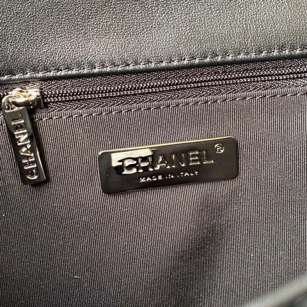 Comfortable CHANEL 19 FLAP BAG 26cm 30cm 1 - Image 9