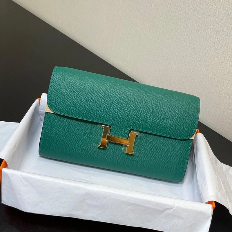 Hermes Constance To Go Wallet Epsom Leather Gold Hardware In Green - Image 3