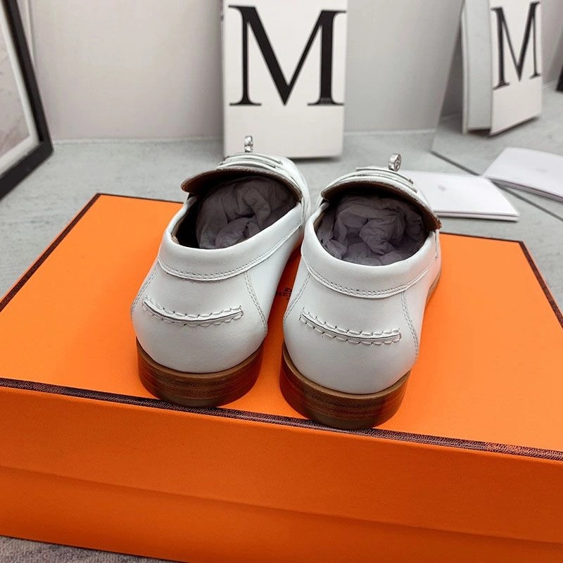 Hermes Destin Loafers Women Goatskin with Kelly Buckle In White - Image 4