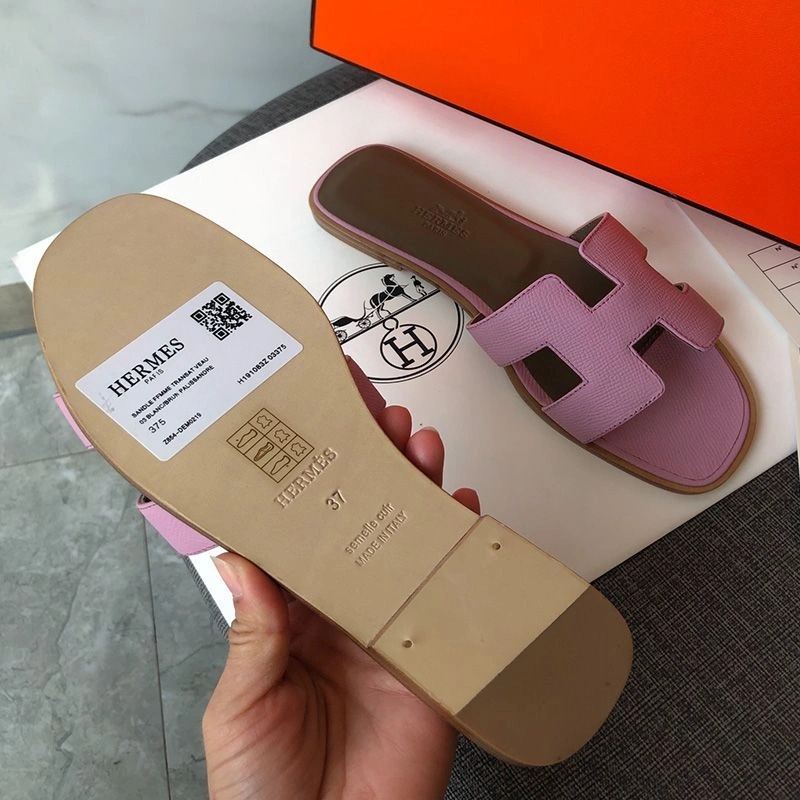 Hermes Oran Slides Women Grain Calfskin In Violet - Image 4