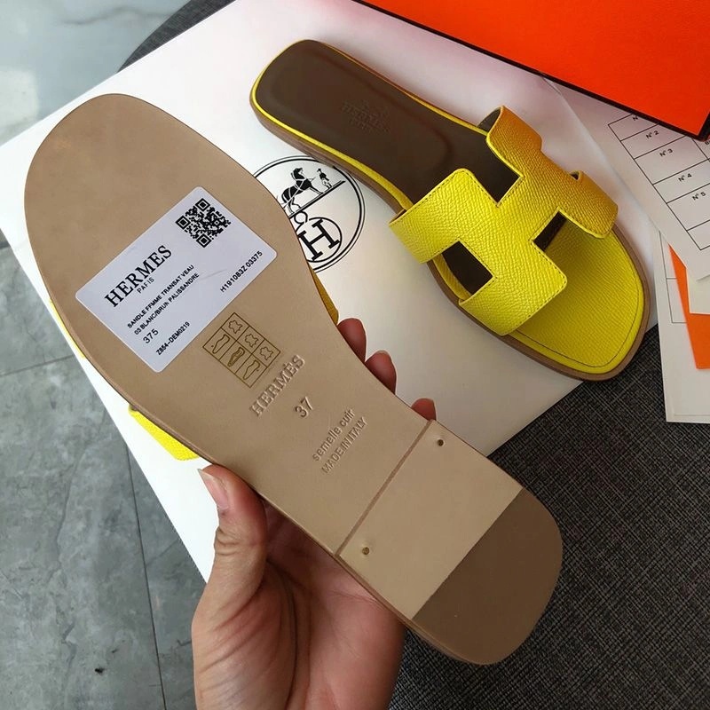 Hermes Oran Slides Women Grain Calfskin In Yellow - Image 4