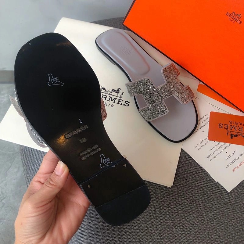 Hermes Oran Slides Women Glitter Leather In Grey - Image 5