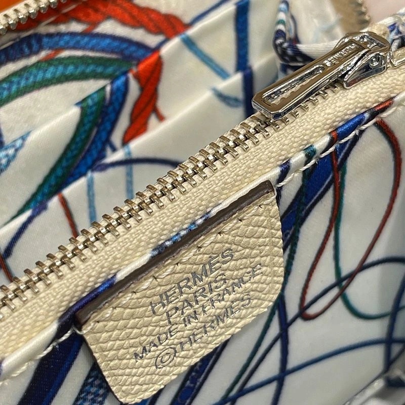 Hermes Silk'In Compact Wallet Epsom Leather In Beige - Image 4