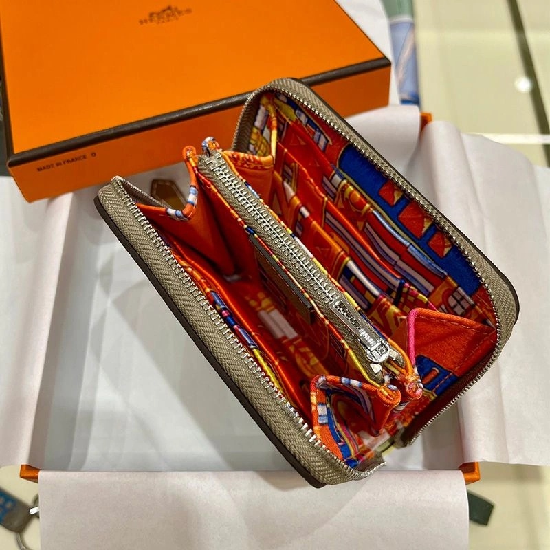 Hermes Silk'In Compact Wallet Epsom Leather In Khaki - Image 3