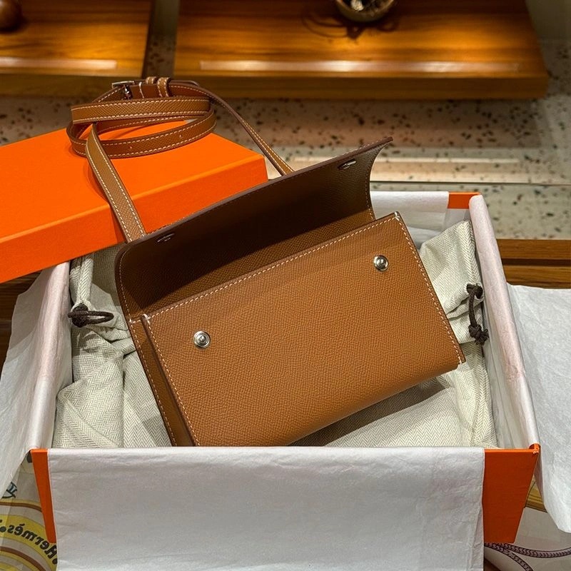 Hermes Hermesnap Wallet Epsom Leather Palladium Hardware In Brown - Image 4