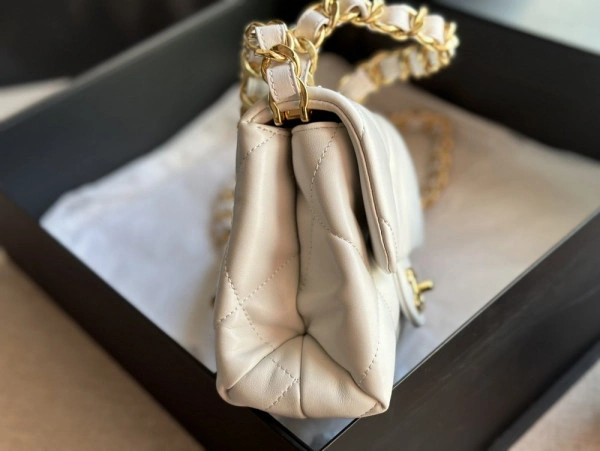 CHANEL SMALL FLAP BAG Comfortable 406 - Image 5