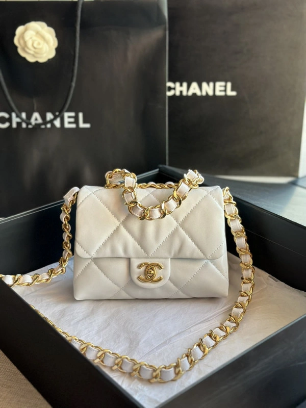 CHANEL SMALL FLAP BAG Comfortable 406 - Image 9