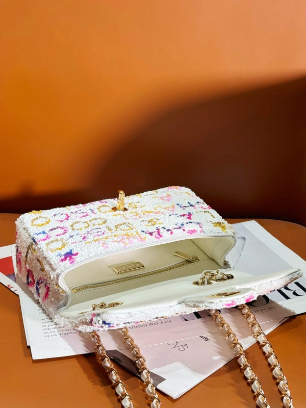 Comfortable CHANEL FLAP BAG 20CM 338 - Image 7