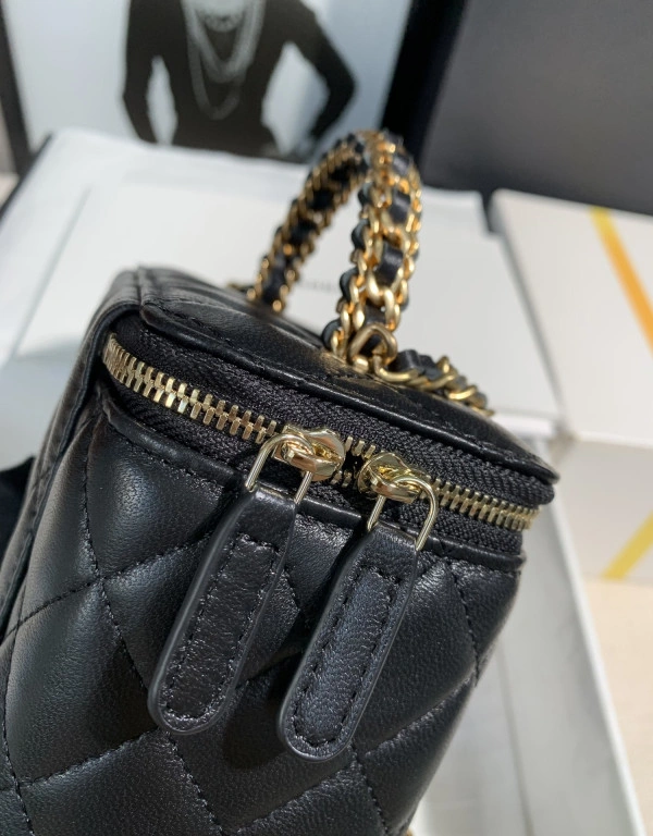 DailyWear CHANEL SMALL VANITY WITH CHANELASSIC CHAIN-16x9.5x8cm 1215 - Image 7