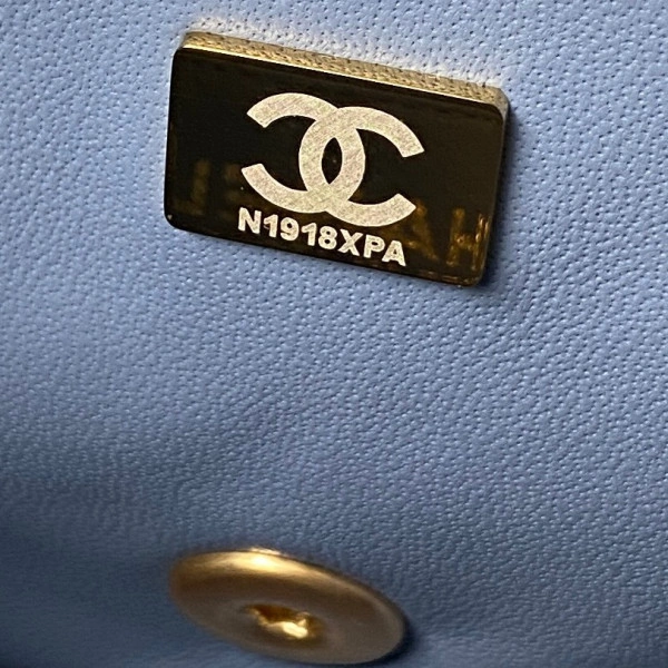 Fashionable CHANEL FLAP BAG 17CM 304 - Image 10