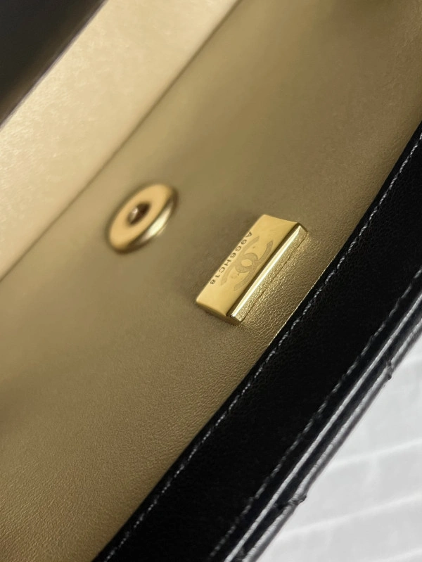 AllSeason CHANEL FLAP BAG 17CM 275 - Image 9